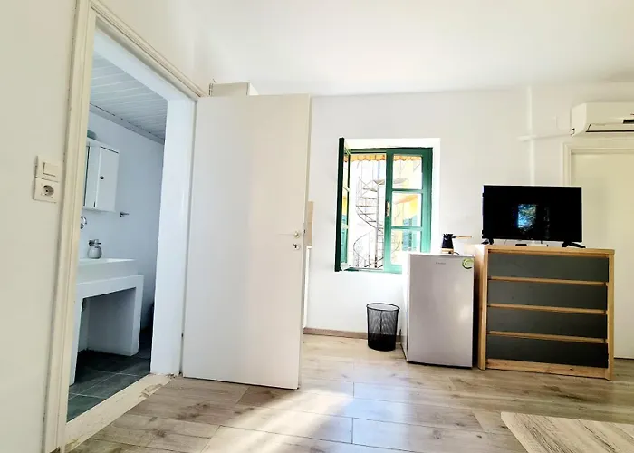 The 4Th Old Town Suites