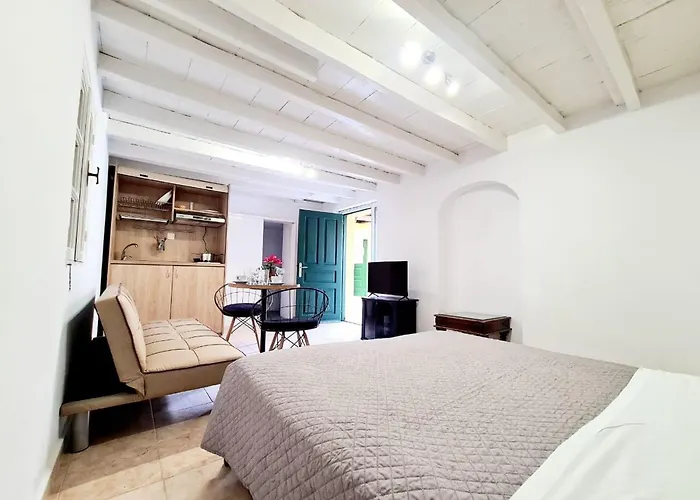 The 4Th Old Town Suites