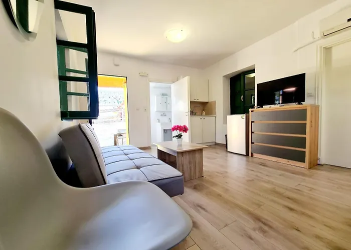 The 4Th Old Town Suites